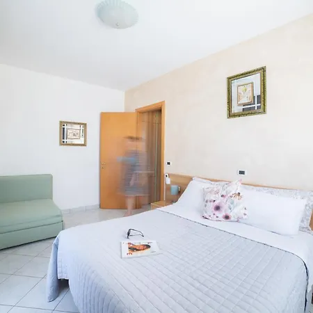 Casa Merano & Restaurant Centro شقة فندقية 3*