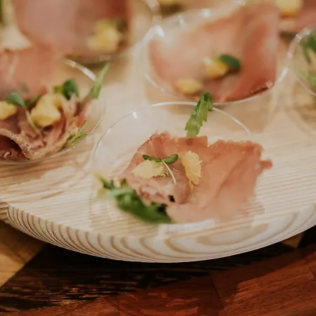 Casa Merano & Restaurant Centro شقة فندقية بيبيوني