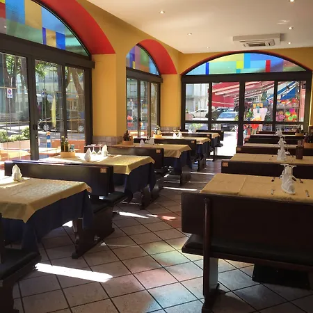 Casa Merano & Restaurant Centro Ξενοδοχείο με διαμερίσματα