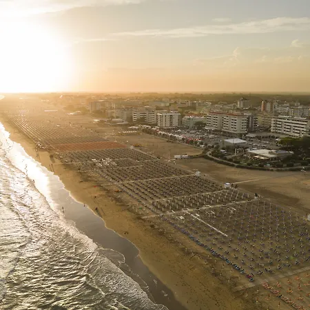 Casa Merano & Restaurant Centro Lägenhetshotell Bibione